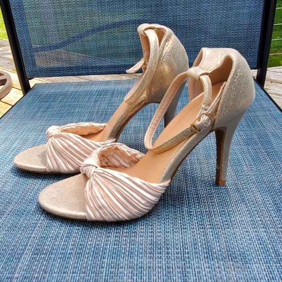 Bow Knot Shimmery Champagne Dress Pumps / Heels w Open Toe - Picture 7 of 9